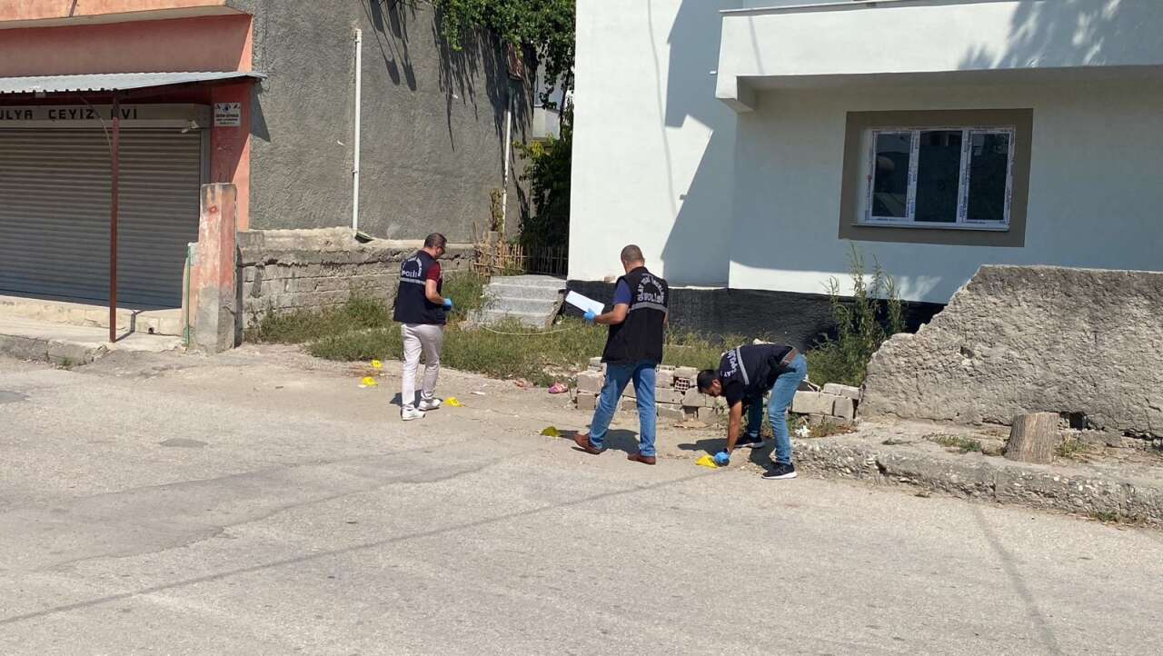 Sokaktaki saldırı evde devam etti! Önce karısını, sonra baldızını vurdu 3